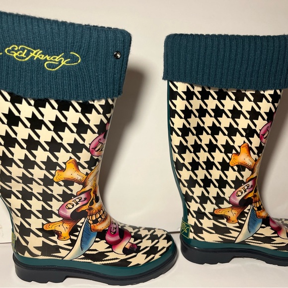 Ed Hardy Rain Boots size 6 *missing laces* - Picture 3 of 7